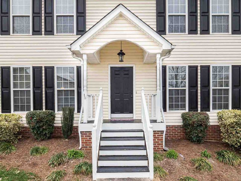 136 Danesway Dr, Holly Springs, NC 27540