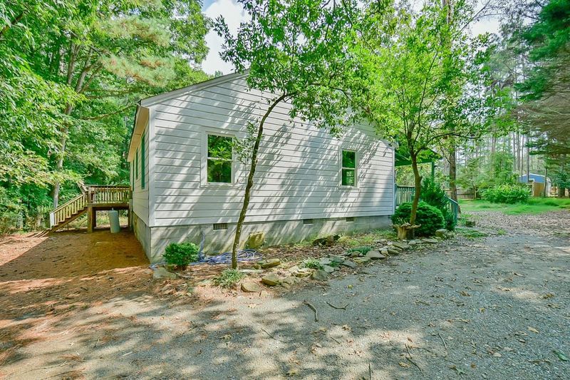 136 Fallen Oak Ln, Chapel Hill, NC 27516