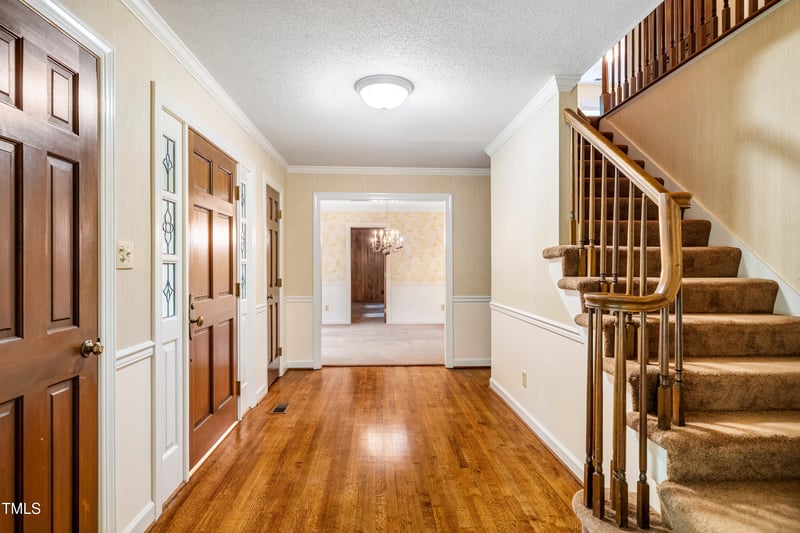 136 Hunters Ridge Rd, Chapel Hill, NC 27517