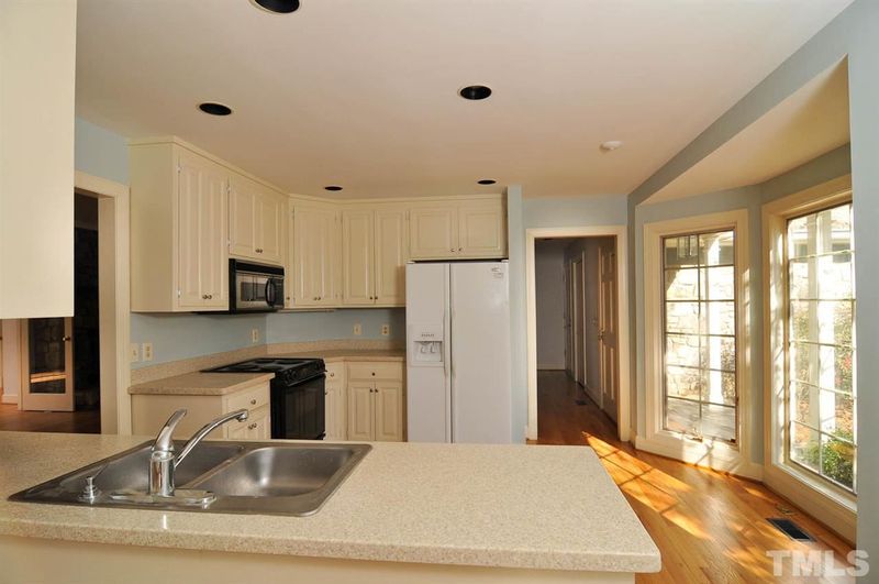 136 Ironwoods Dr, Chapel Hill, NC 27516