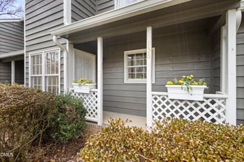 136 Lake Hollow Cir, Cary, NC 27513