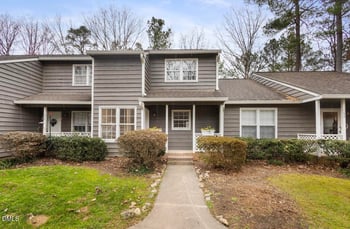 136 Lake Hollow Cir, Cary, NC 27513