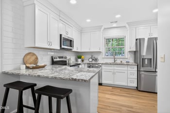 136 Lake Hollow Cir, Cary, NC 27513