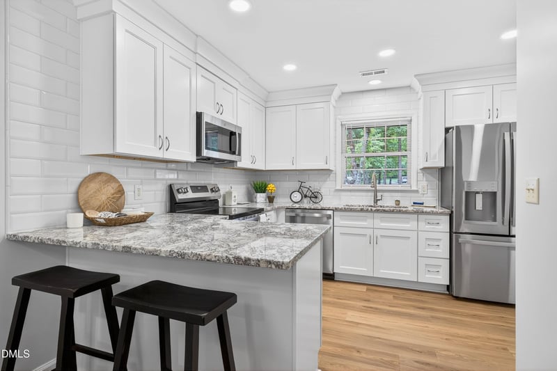 136 Lake Hollow Cir, Cary, NC 27513