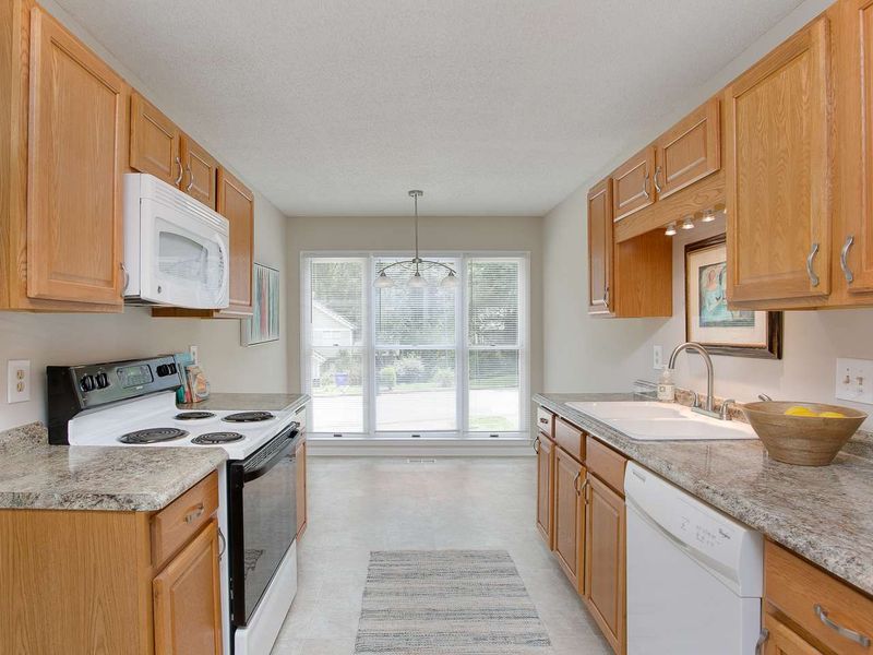 136 Mallard Ct, Chapel Hill, NC 27517