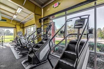 136 Mantle Dr, Clayton, NC 27527