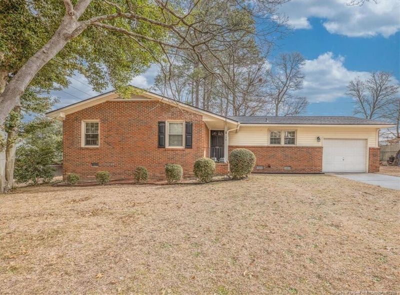136 Old Gate Rd, Fayetteville, NC 28314