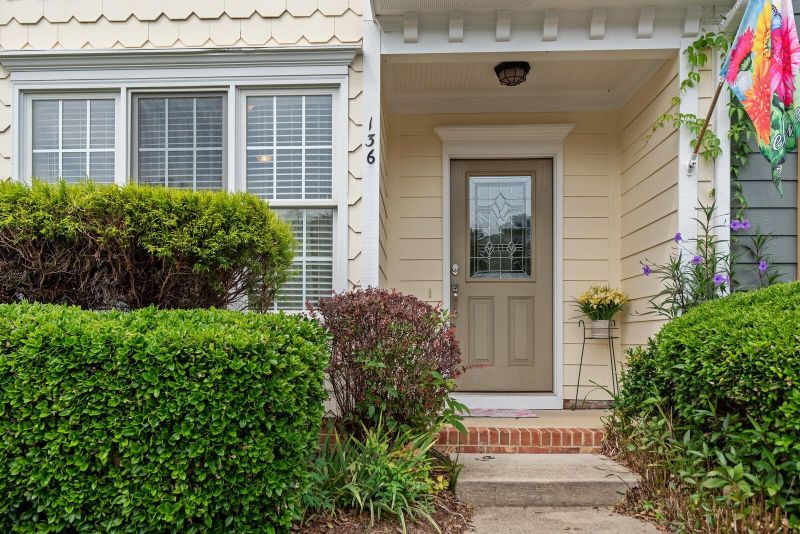 136 Old Grove Ln, Apex, NC 27502