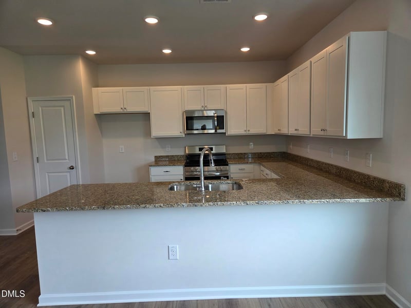136 Oyster Tabby Dr, Lillington, NC 27546
