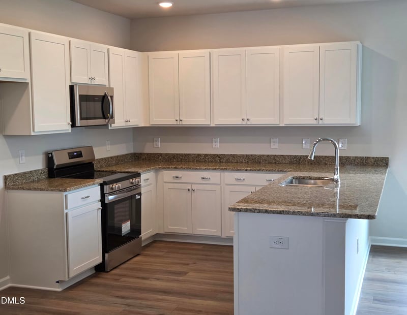 136 Oyster Tabby Dr, Lillington, NC 27546
