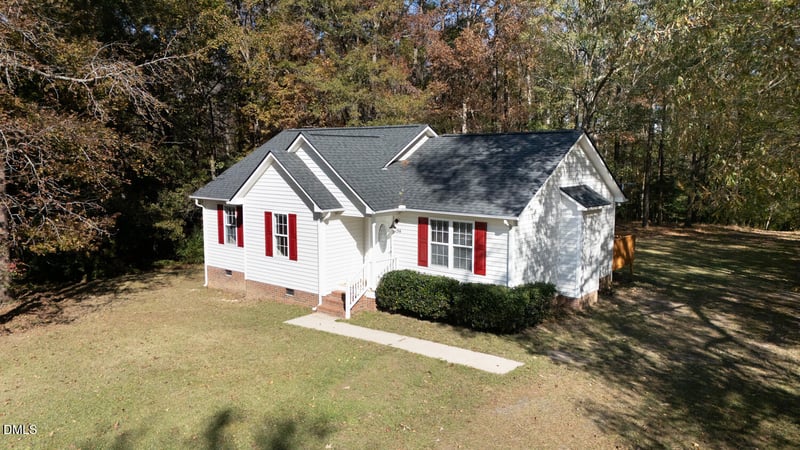 136 Pebblestone Ct, Willow Springs, NC 27592