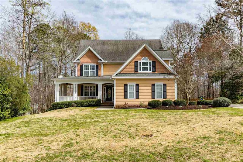 136 Prestwick Dr, Clayton, NC 27527