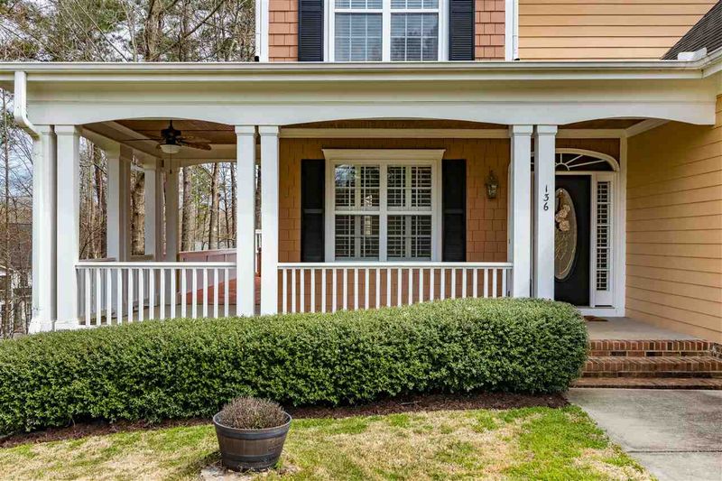 136 Prestwick Dr, Clayton, NC 27527