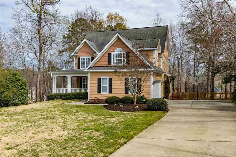 136 Prestwick Dr, Clayton, NC 27527