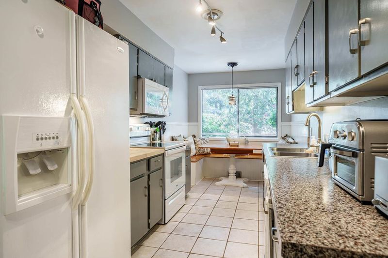 136 Ridge Trl, Chapel Hill, NC 27516