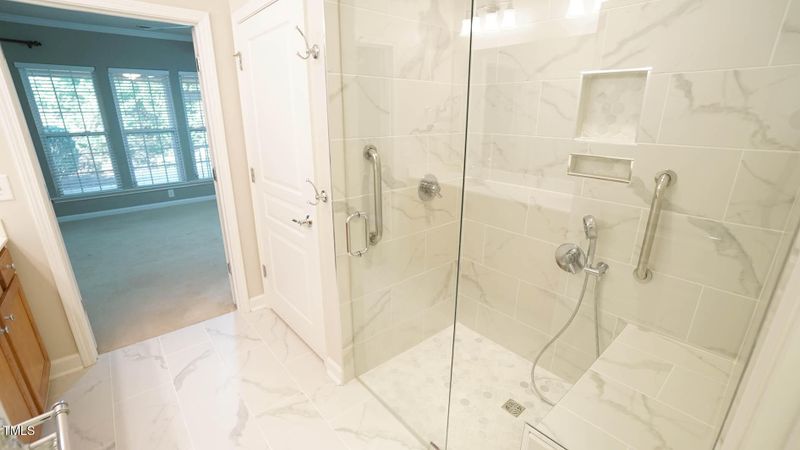 136 Sabiston Ct, Cary, NC 27519
