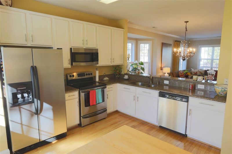 136 W Savannah Ridge Rd, Holly Springs, NC 27540