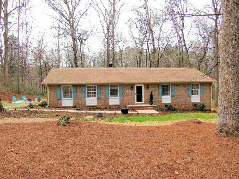 136 Shadowbrook Dr, Hillsborough, NC 27278