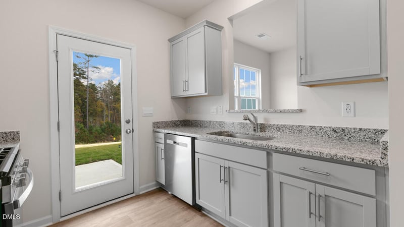 136 Starlight St, Sanford, NC 27330