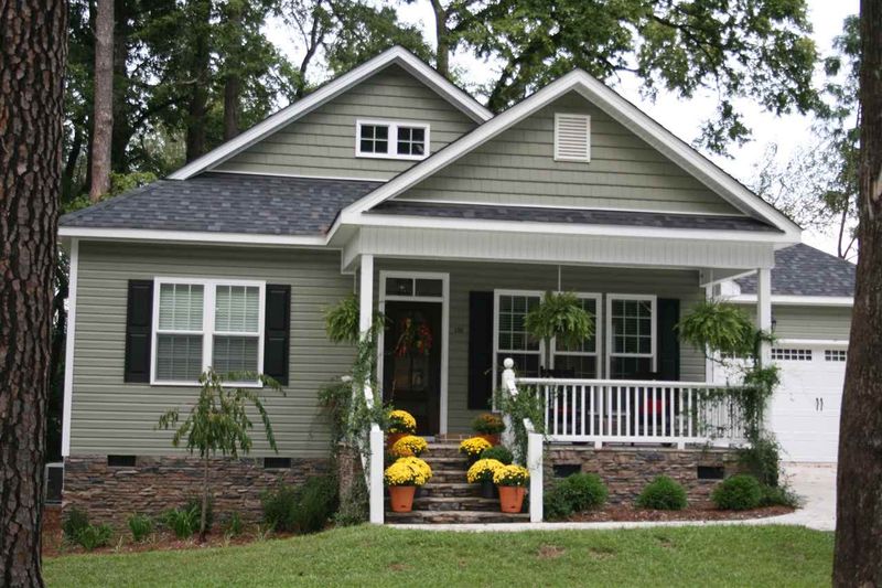 136 Starmont Dr, Clayton, NC 27507