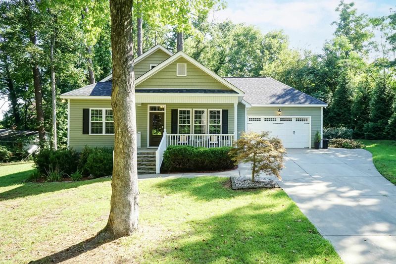 136 Starmont Dr, Clayton, NC 27520