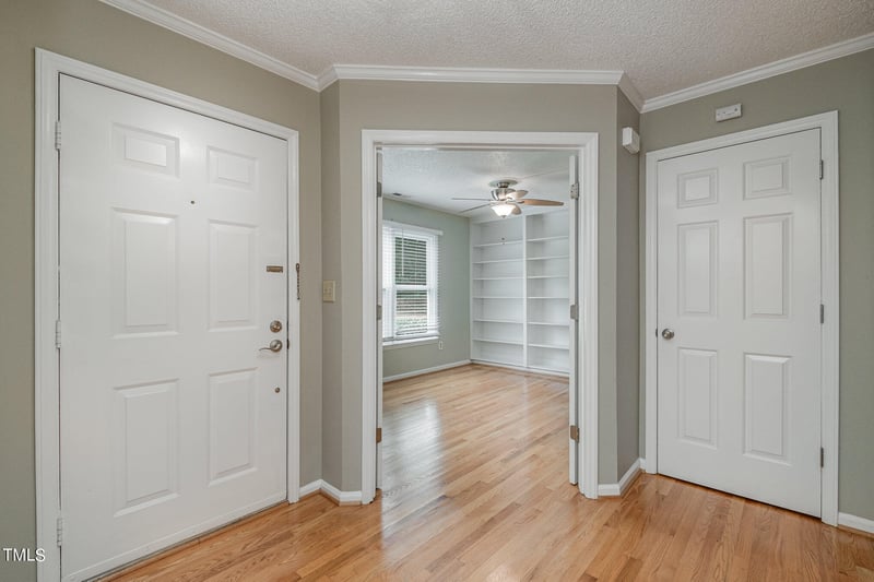 136 Timber Ridge Dr, Durham, NC 27713