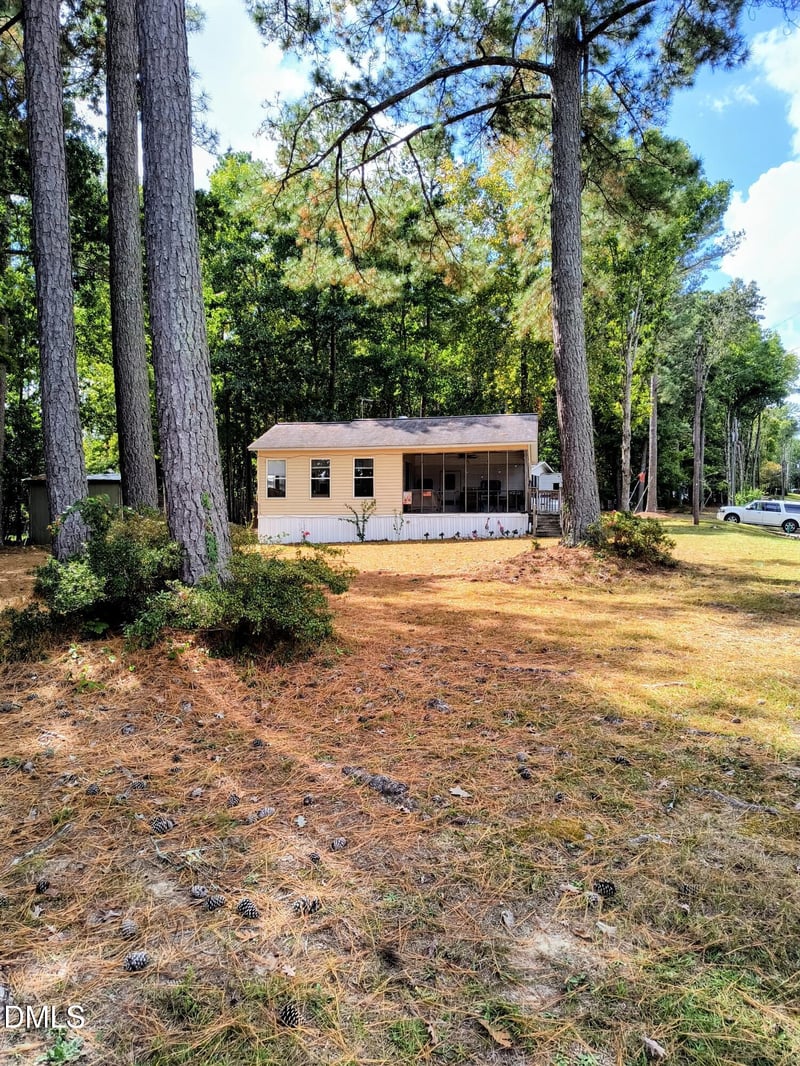 136 Tomahawk Dr, Louisburg, NC 27549
