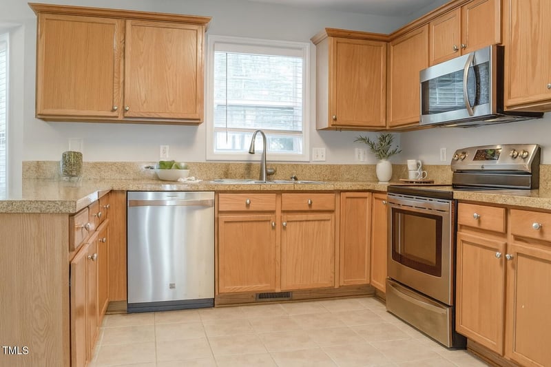 136 Wedgewood Ct, Sanford, NC 27332