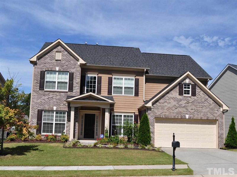 136 Windrush Ln, Durham, NC 27703