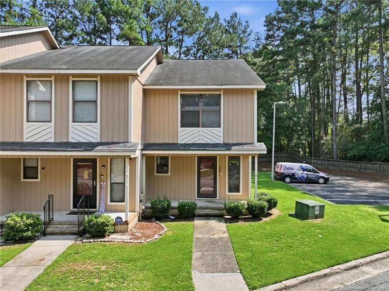 1361 N Forest Dr, Fayetteville, NC 28303