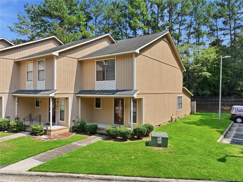 1361 N Forest Dr, Fayetteville, NC 28303