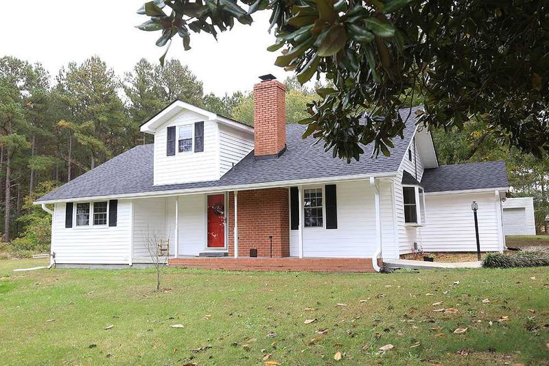1365 Old Halifax Rd, Zebulon, NC 27597
