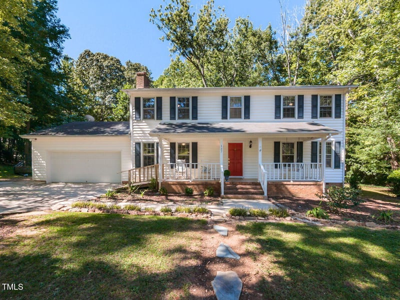 137 Amesbury Ln, Cary, NC 27511