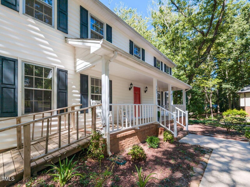 137 Amesbury Ln, Cary, NC 27511