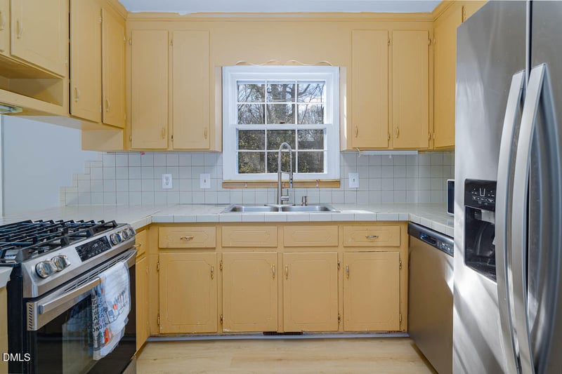 137 Amesbury Ln, Cary, NC 27511