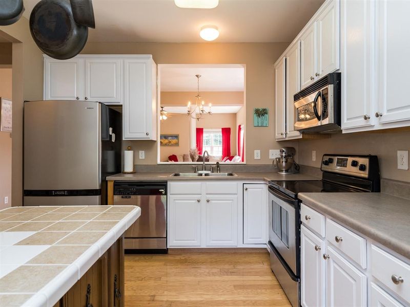 137 Anterbury Dr, Apex, NC 27502