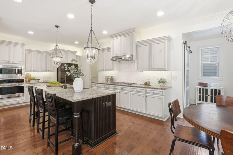 137 Aspenridge Dr, Holly Springs, NC 27540