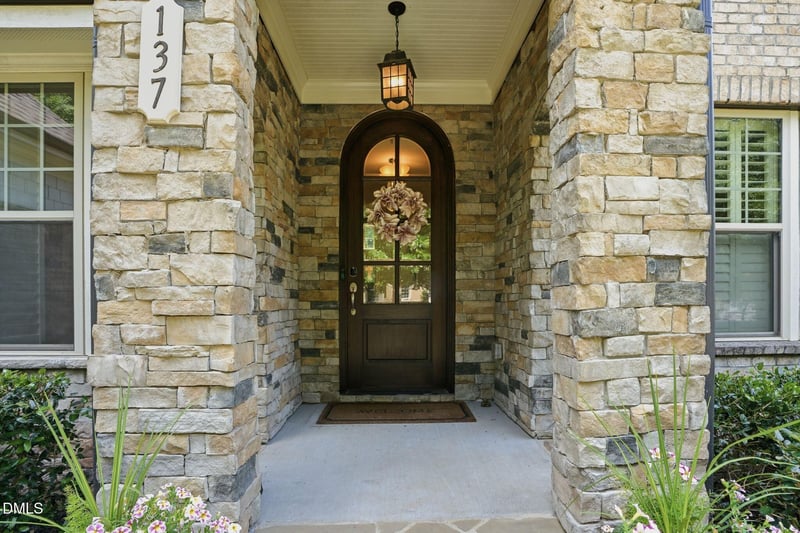 137 Aspenridge Dr, Holly Springs, NC 27540