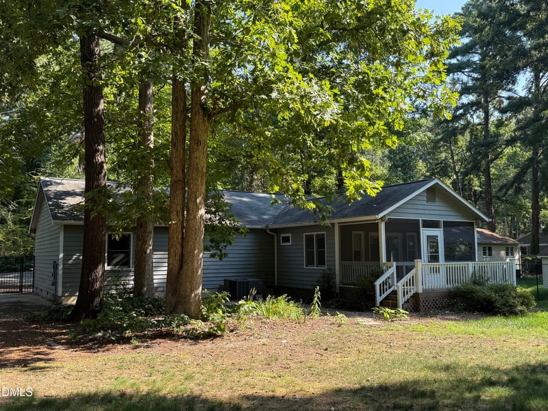 137 B Windsor Cir, Chapel Hill, NC 27516