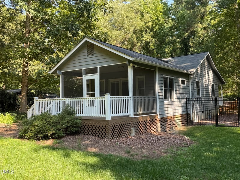 137 B Windsor Cir, Chapel Hill, NC 27516