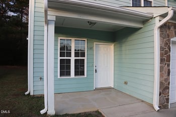 137 Beechleaf Ct, Clayton, NC 27520