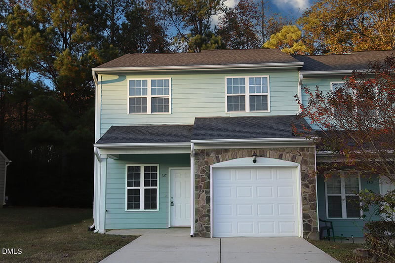 137 Beechleaf Ct, Clayton, NC 27520