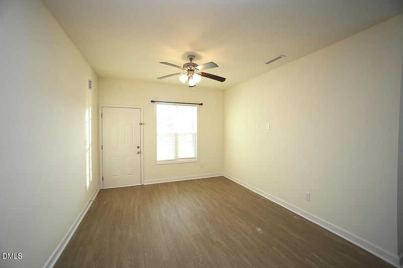 137 Beechleaf Ct, Clayton, NC 27520