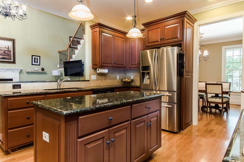 137 Bells Walk Ct, Holly Springs, NC 27540