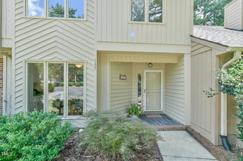 137 Berry Patch Ln, Chapel Hill, NC 27514