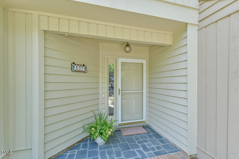 137 Berry Patch Ln, Chapel Hill, NC 27514