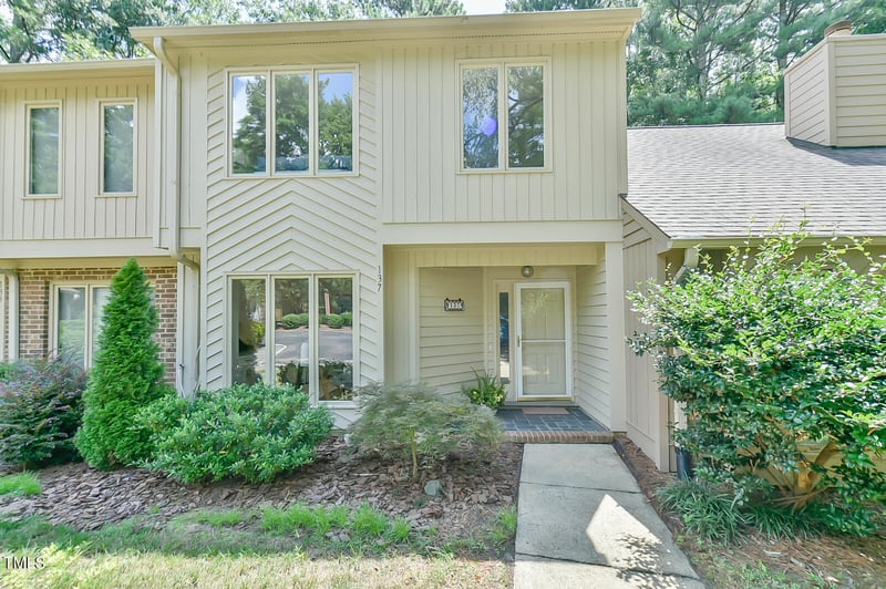 137 Berry Patch Ln, Chapel Hill, NC 27514