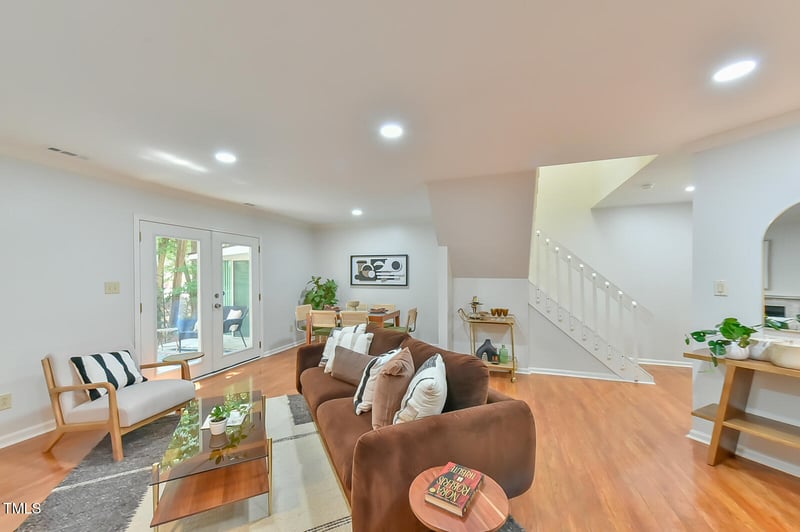 137 Berry Patch Ln, Chapel Hill, NC 27514