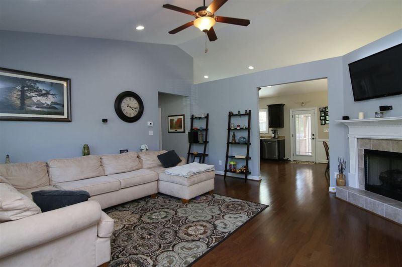 137 Brindley Cir, Clayton, NC 27520