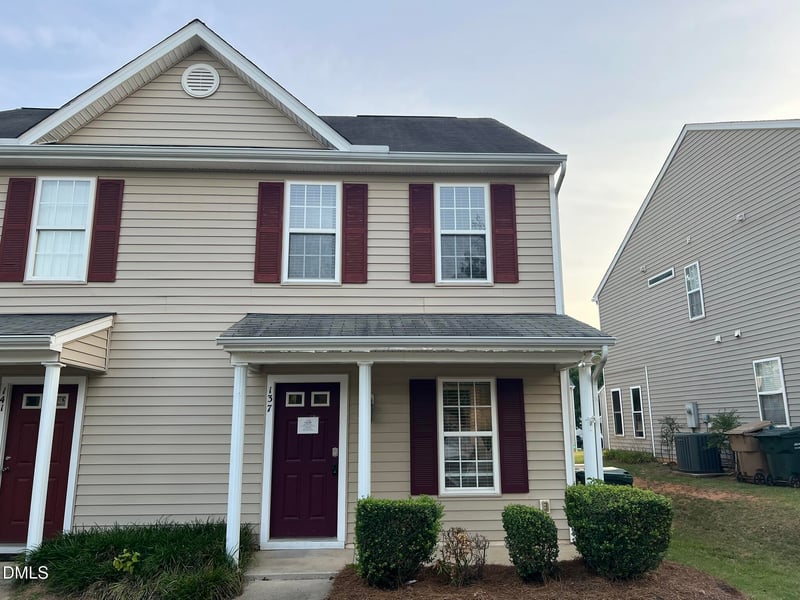 137 Buchanan Ln, Clayton, NC 27527